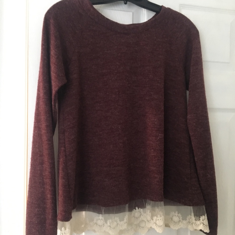 Maroon sweater/top!